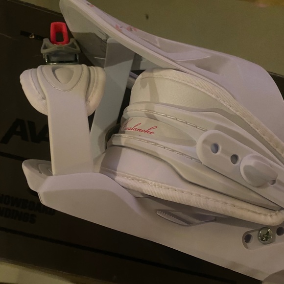 SNOWBOARD BINDINGS - Picture 4 of 9